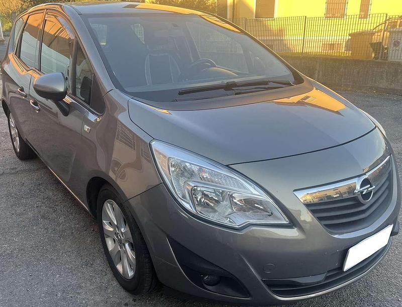 Usata Opel Meriva 95 CV (69 kW) 2012 Grigio Monovolume