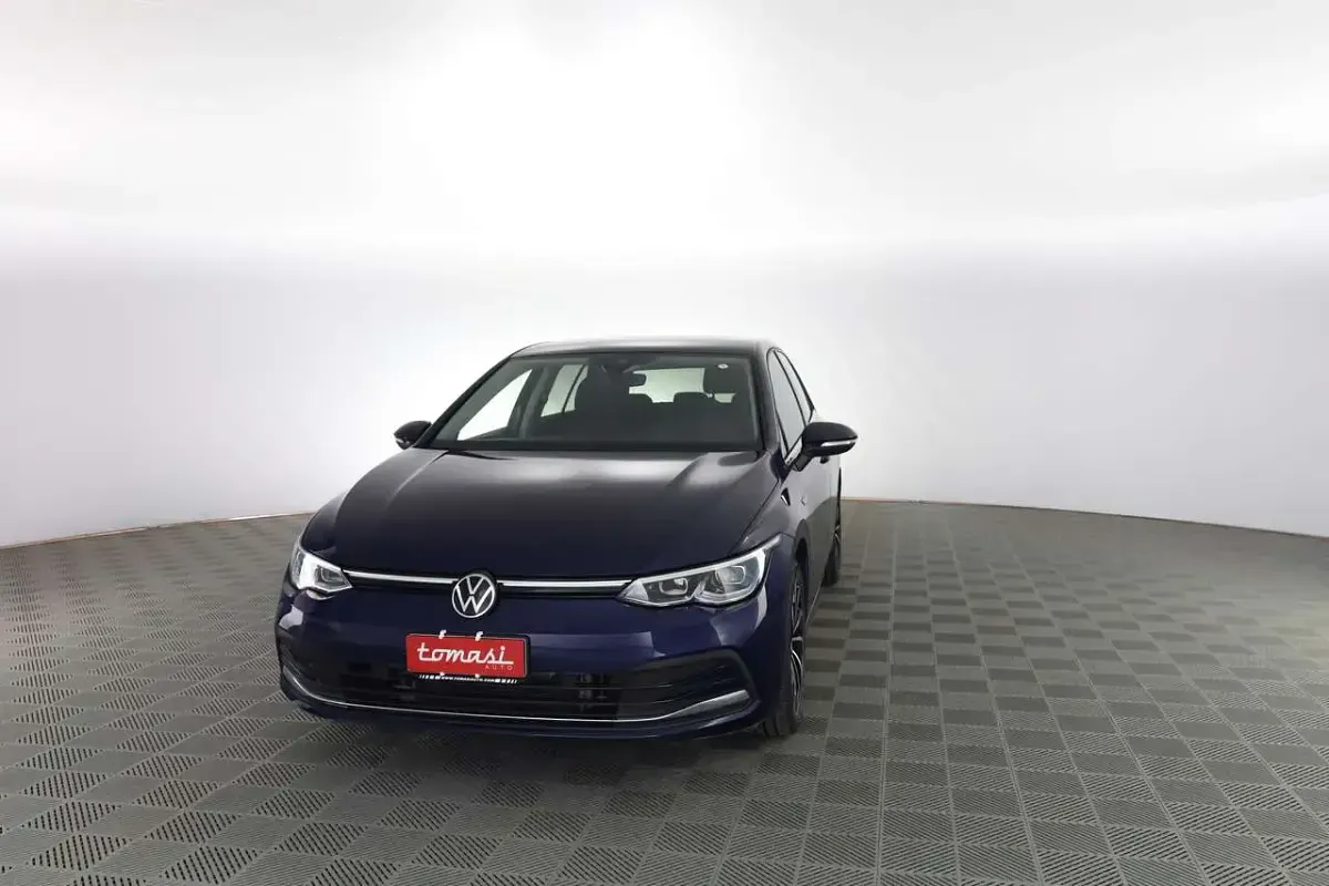 Usata VW Golf VIII Style 131 CV (96 kW) 2024 Atlantic blue Berlina