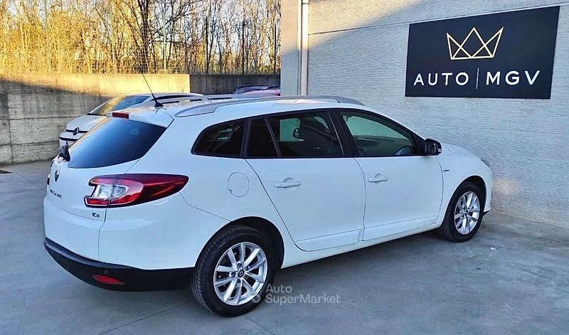 Usata Renault Mégane III LIMITED 116 CV (85 kW) 2015 Bianco Station wagon