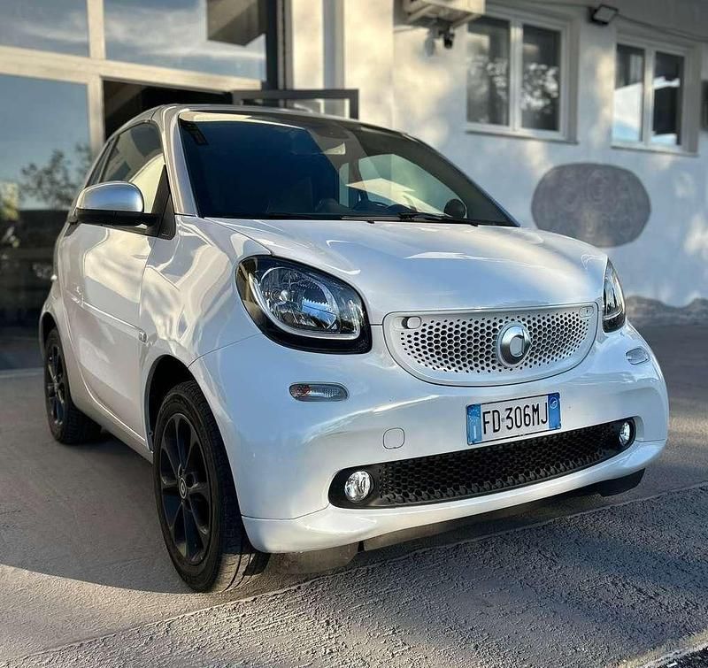 Begagnad Smart ForTwo Cabrio Passion 90 HK (66 kW) 2016 Vit Cab