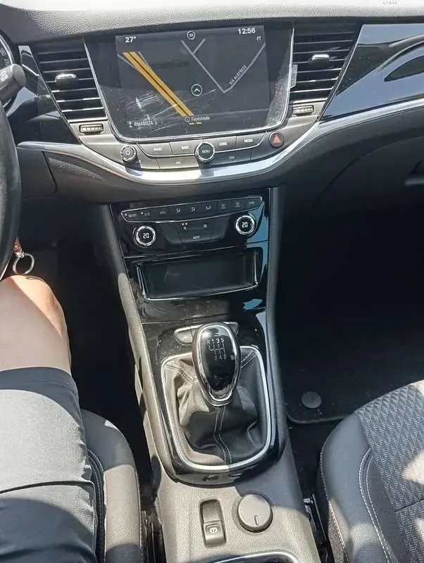 Usata Opel Astra Dynamic 110 CV (80 kW) 2018 Argento Station wagon