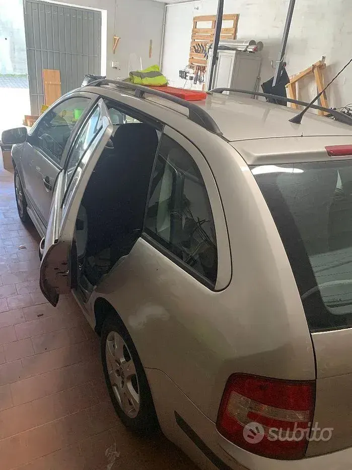 Usata Skoda Fabia 75 CV (55 kW) 2005 Grigio Station wagon