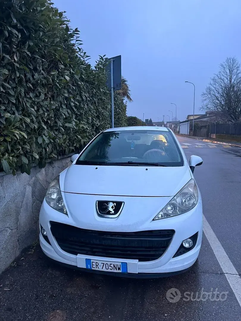 Usata Peugeot 207 73 CV (53 kW) 2012 Bianco Berlina