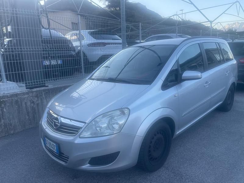 Usata Opel Zafira Enjoy 150 CV (110 kW) 2009 Argento Monovolume