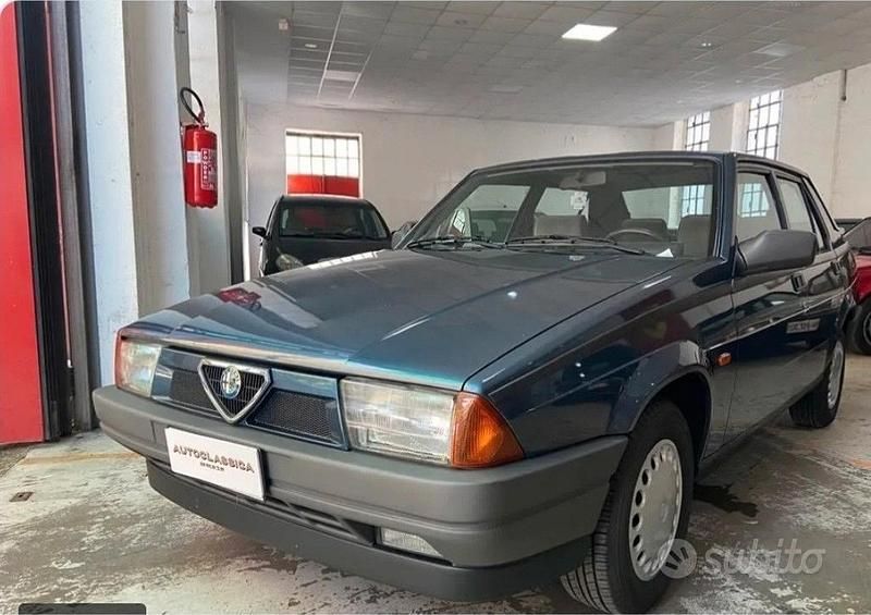 Usata Alfa Romeo 75 105 CV (77 kW) 1992 Berlina