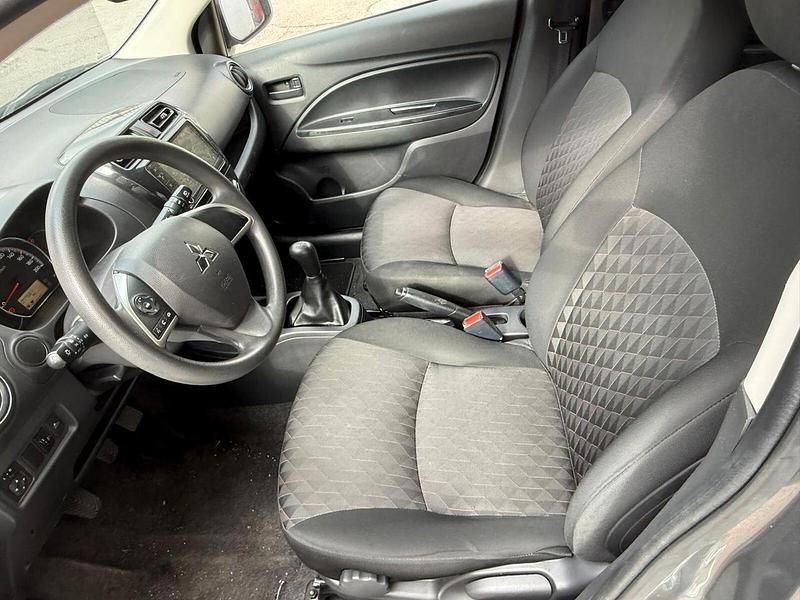 Usata Mitsubishi Space Star Intense 80 CV (58 kW) 2022 Grigio Utilitaria