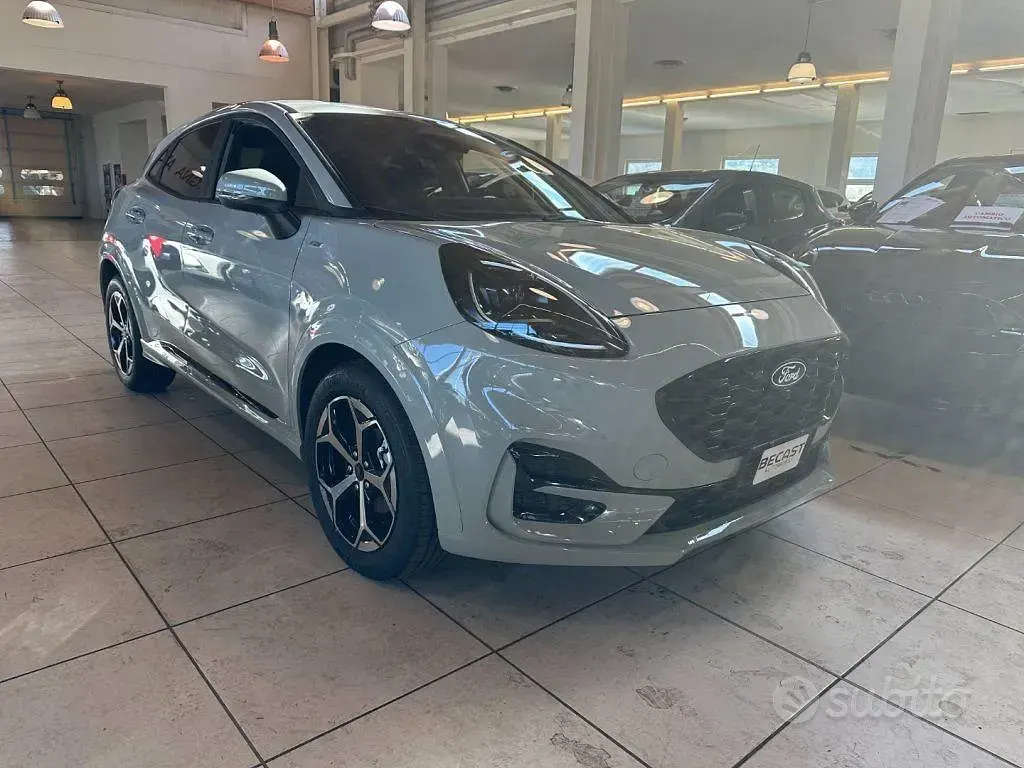 Nuova Ford Puma ST-Line 125 CV (91 kW) 2026 Grigio pastello SUV