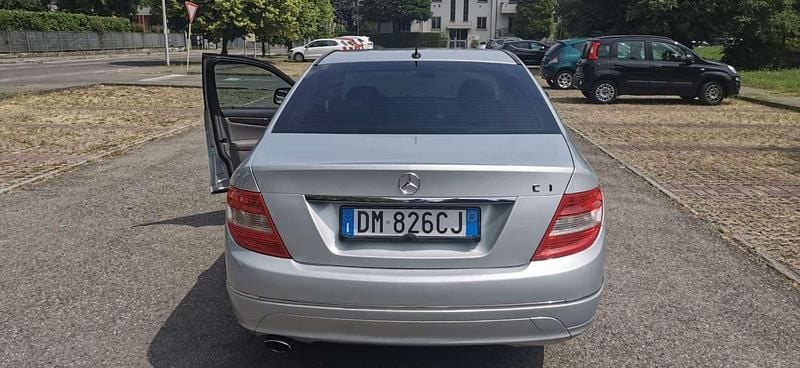 Usata Mercedes C220 Classic 170 CV (125 kW) 2007 Argento Berlina