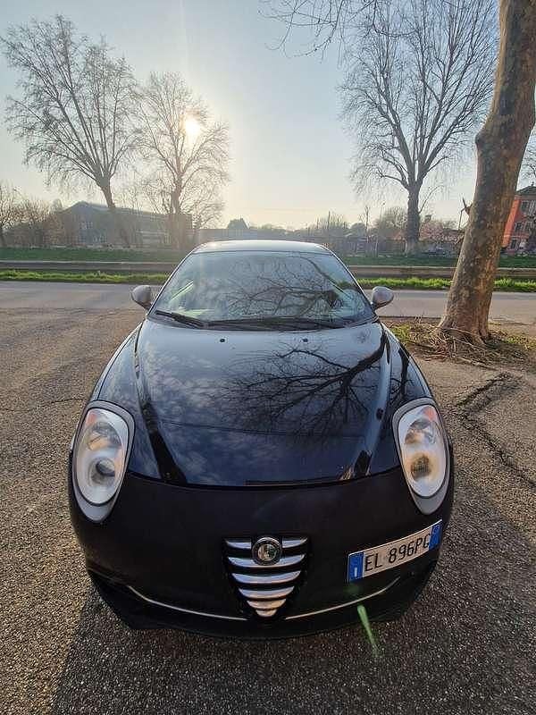 Usata Alfa Romeo MiTo Distinctive 79 CV (58 kW) 2011 Nero Utilitaria