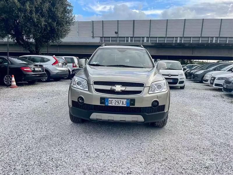 Usata Chevrolet Captiva 150 CV (110 kW) 2007 Marrone SUV