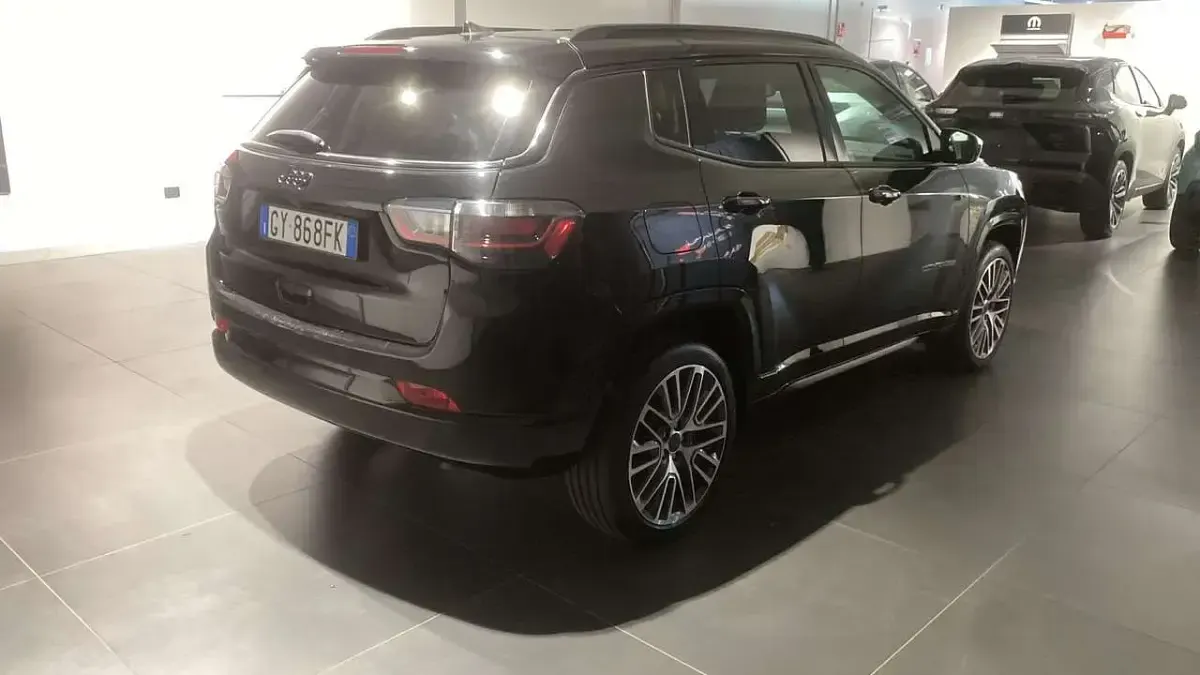Usata Jeep Compass Summit 131 CV (96 kW) 2025 Nero SUV