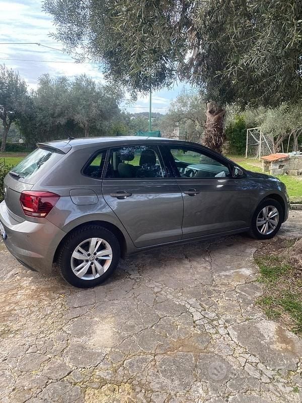 Usata VW Polo 95 CV (69 kW) 2019 Grigio Utilitaria