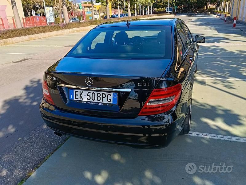 Usata Mercedes C200 136 CV (100 kW) 2011 Nero Berlina