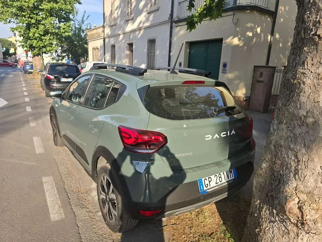 Usata Dacia Sandero Expression 91 CV (66 kW) 2023 Verde Berlina