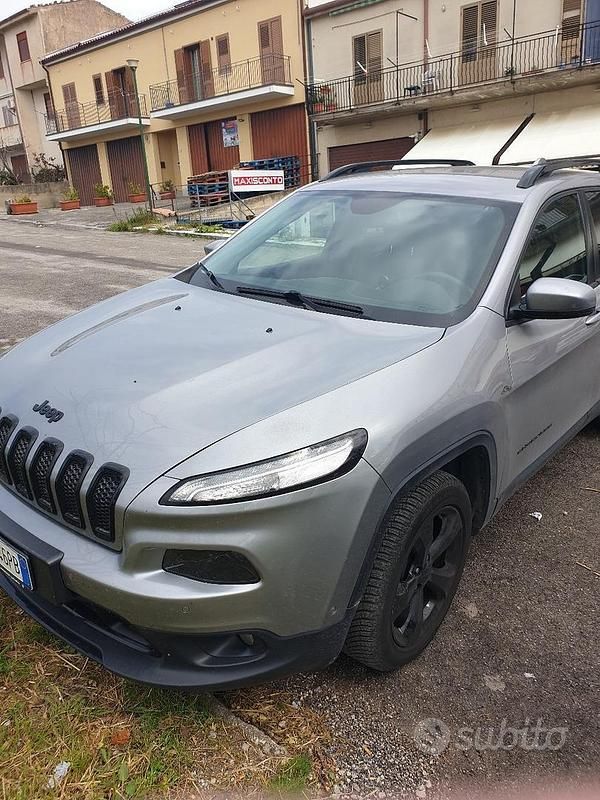 Usata Jeep Cherokee Night Eagle 185 CV (136 kW) 2018 Grigio SUV