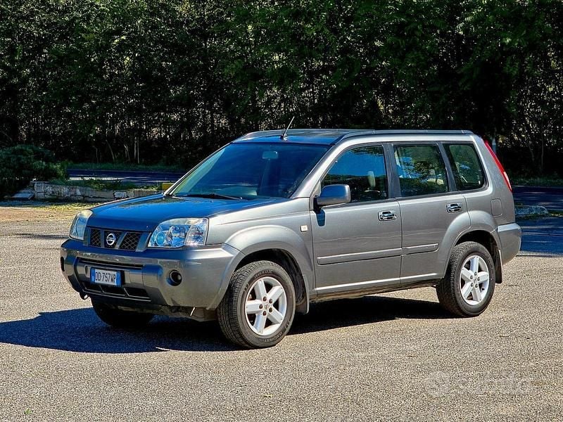 Usata Nissan X-Trail 136 CV (100 kW) 2006 Marrone SUV
