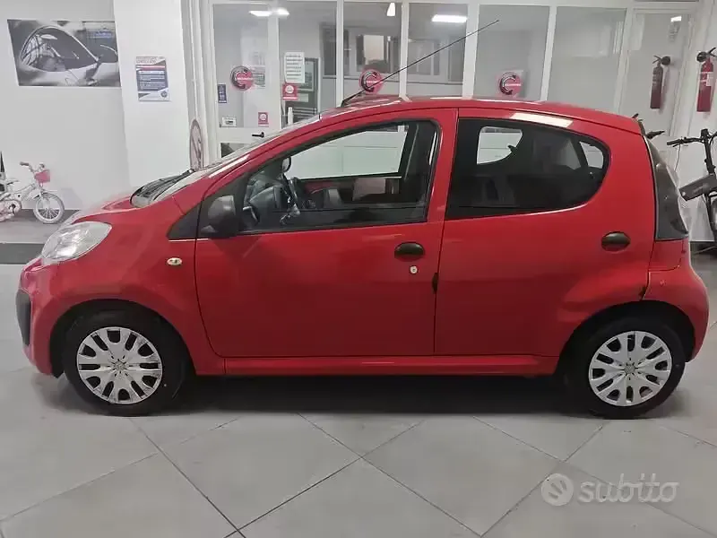 Second-hand Citroën C1 Attraction 68 CP (50 kW) 2013 Roșu Hatchback