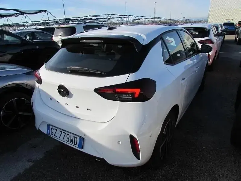 Usata Opel Corsa S 100 CV (73 kW) 2025 Arktis white Utilitaria