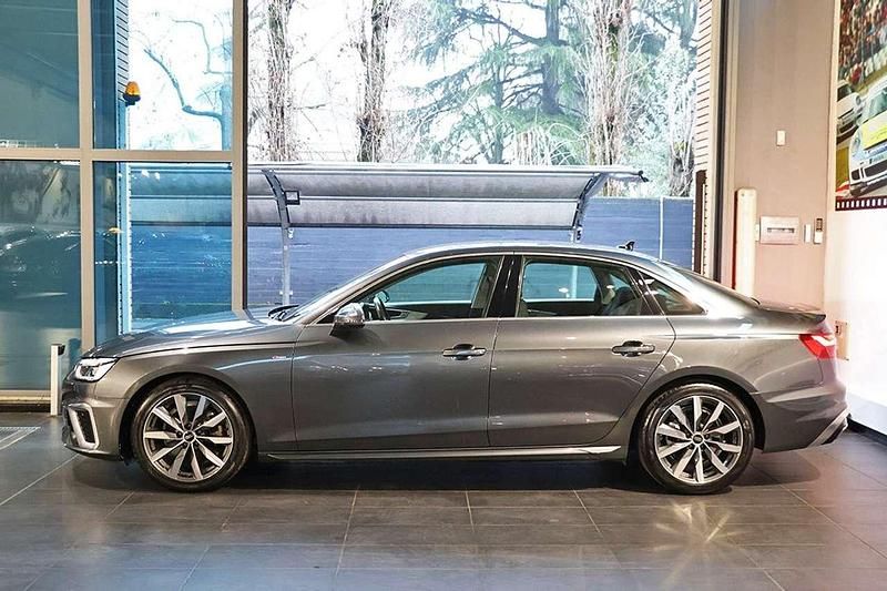 Usata Audi A4 S-Line 163 CV (119 kW) 2023 Grigio Berlina