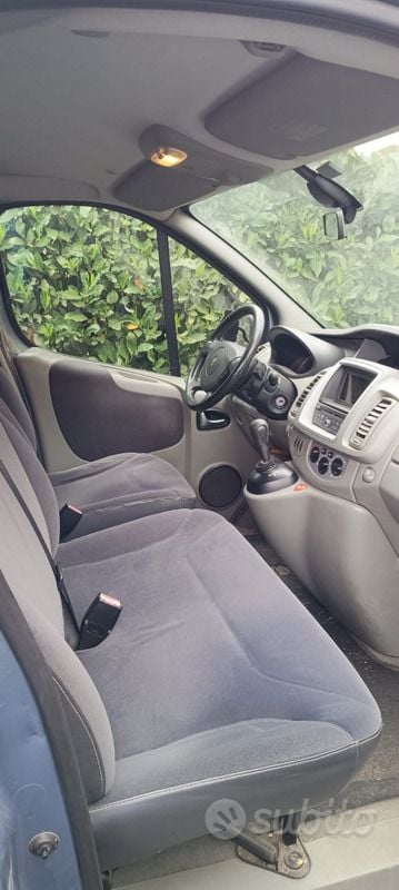 Usata Renault Trafic 58 CV (42 kW) 2012 Grigio Monovolume