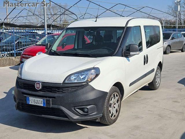 Usata Fiat Doblò Easy 95 CV (69 kW) 2019 Bianco Monovolume