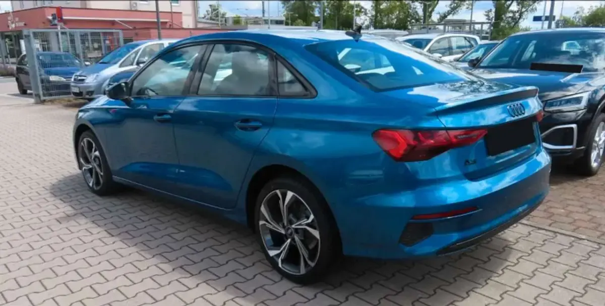 Usata Audi A3 Advanced 150 CV (110 kW) 2023 Blu/azzurro Berlina