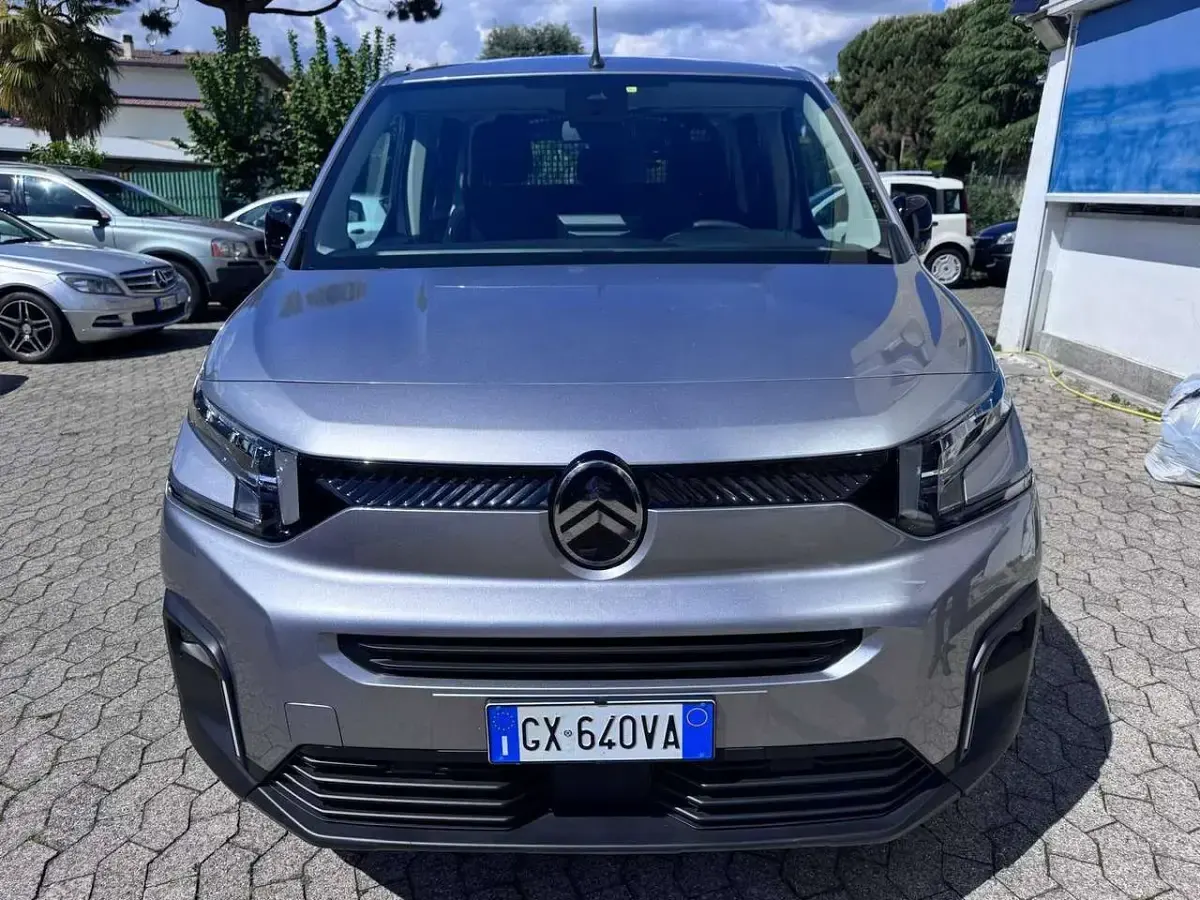 Usata Citroën Berlingo Feel 102 CV (75 kW) 2025 Grigio Monovolume