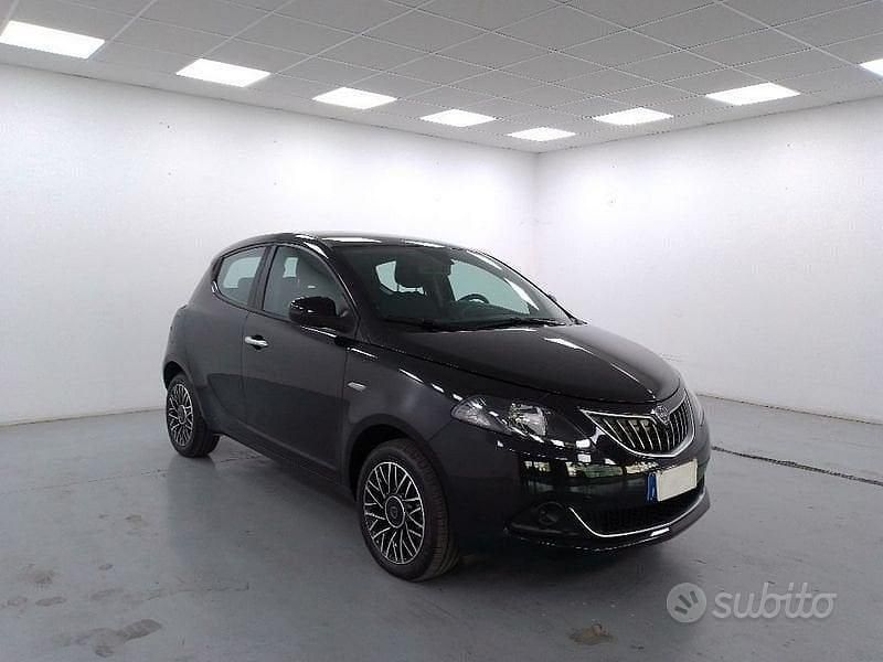 Usata Lancia Ypsilon S 69 CV (50 kW) 2024 Nero Utilitaria