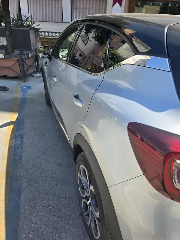 Usata Renault Captur Techno 101 CV (74 kW) 2023 SUV
