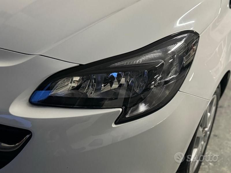 Usado Opel Corsa 75 HP (55 kW) 2016 Branco Citadino