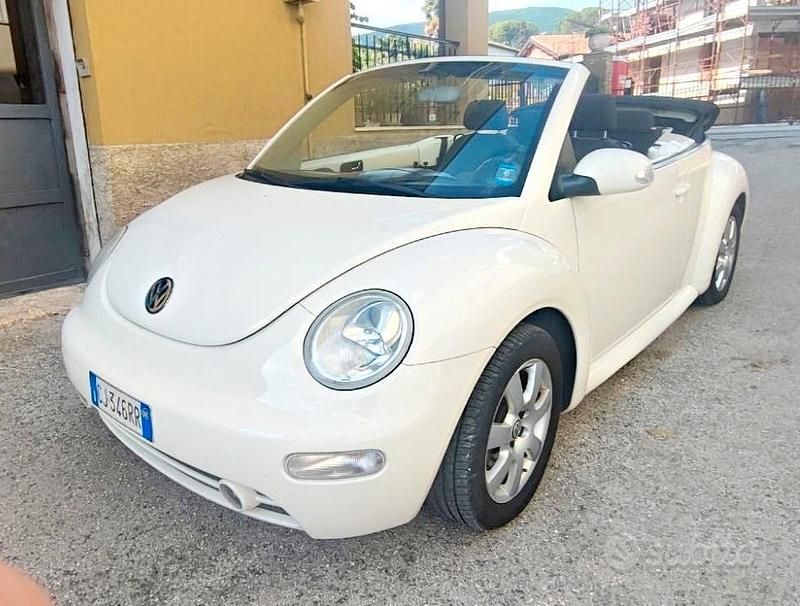 Usata VW New Beetle 102 CV (75 kW) 2004 Bianco Utilitaria
