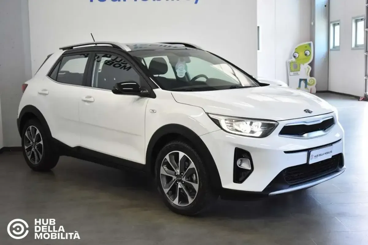 Usata Kia Stonic Style 101 CV (74 kW) 2017 Bianco SUV