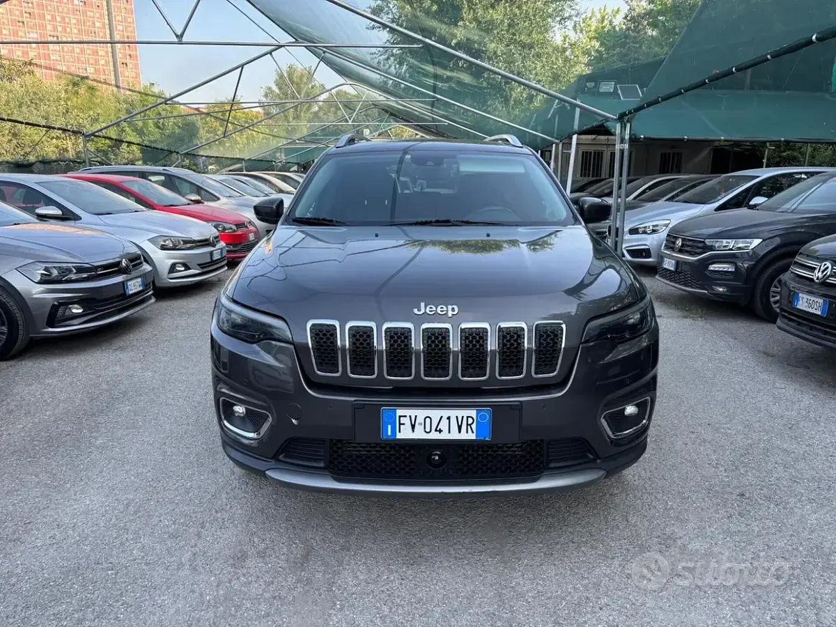 Usata Jeep Cherokee Overland 194 CV (142 kW) 2019 Grigio SUV