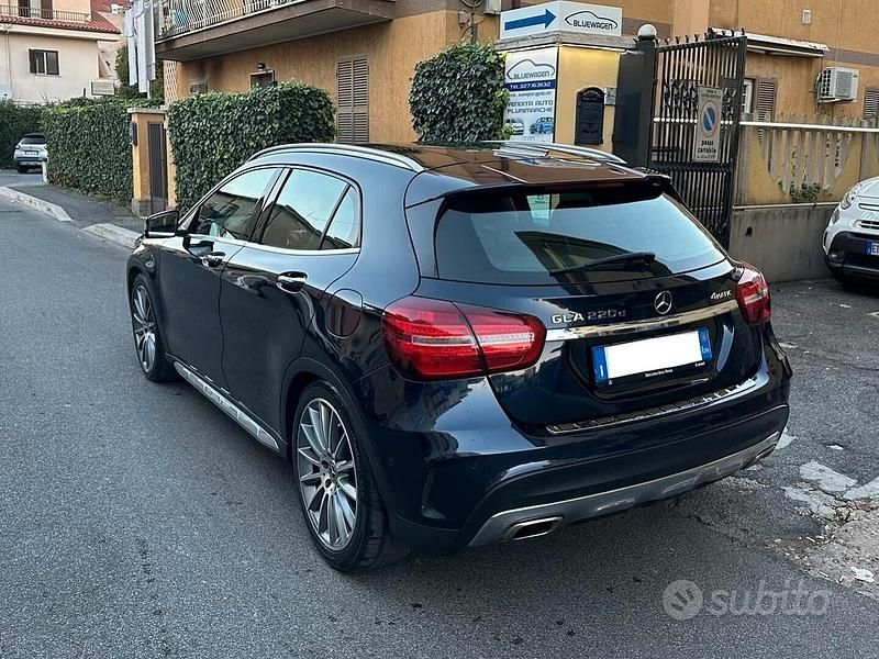 Usata Mercedes GLA220 Premium 176 CV (129 kW) 2018 Blu SUV