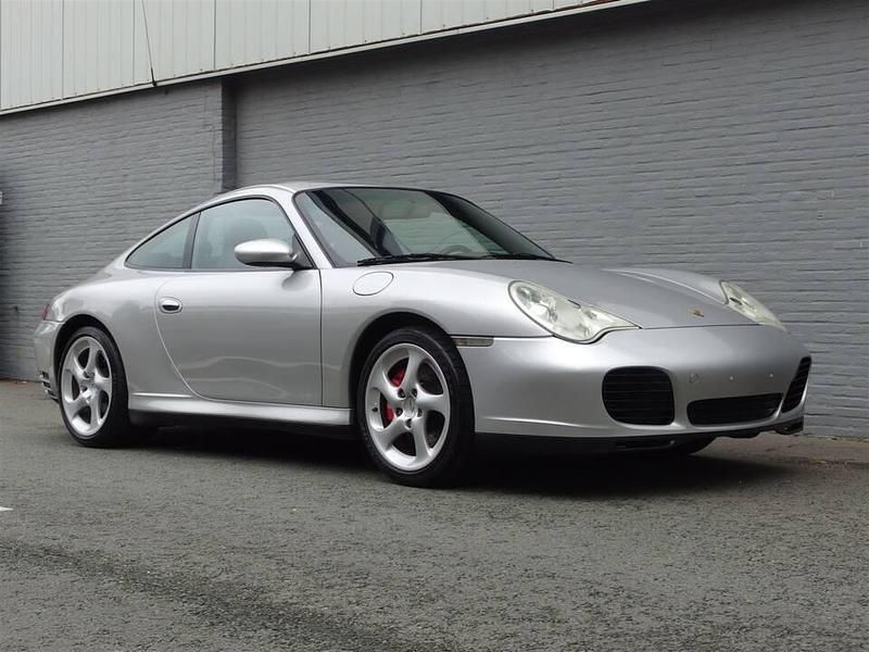 Argento Usata 2002 Porsche 911 Carrera 4S Coupé | 48.500 € - Immagine 1/4