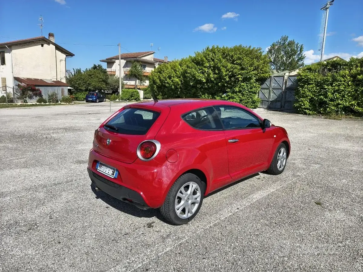 Usata Alfa Romeo MiTo Distinctive 95 CV (69 kW) 2011 Rosso Utilitaria