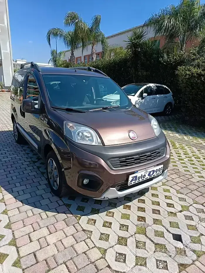 Occasion Fiat Qubo Trekking 95 ch (69 kW) 2018 Marron Monospace