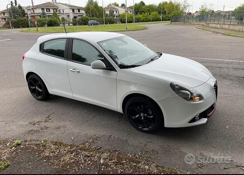 Usata Alfa Romeo Giulietta 120 CV (88 kW) 2016 Bianco Utilitaria