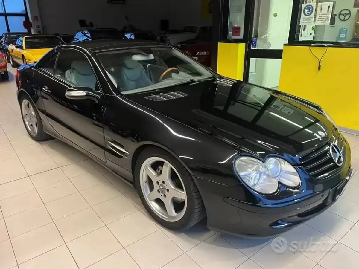 Usata Mercedes SL350 245 CV (180 kW) 2005 Nero Cabrio