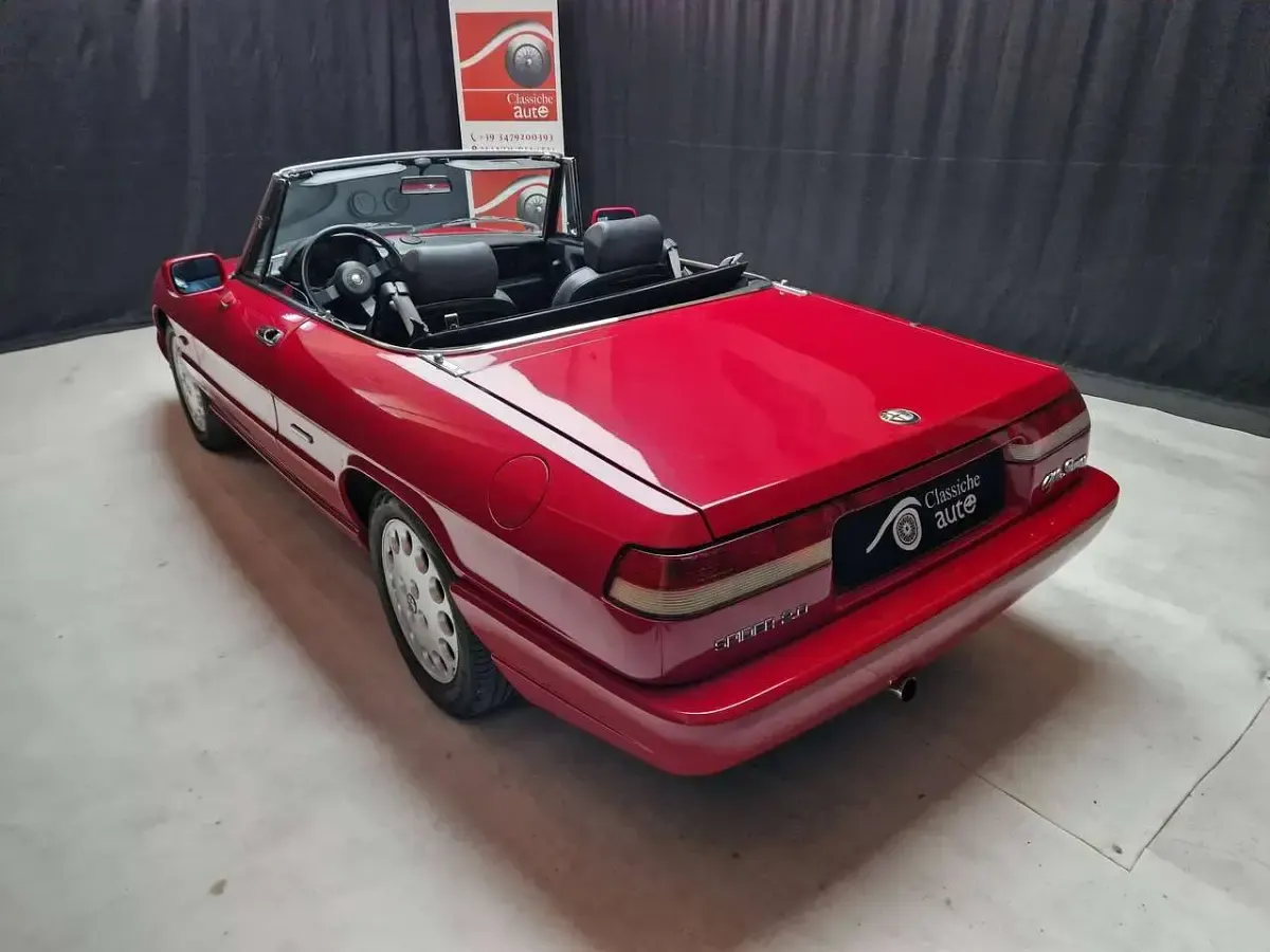 Usata Alfa Romeo Spider 122 CV (89 kW) 1993 Rosso Cabrio