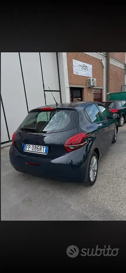 Usata Peugeot 208 Active 82 CV (60 kW) 2018 Nero Utilitaria