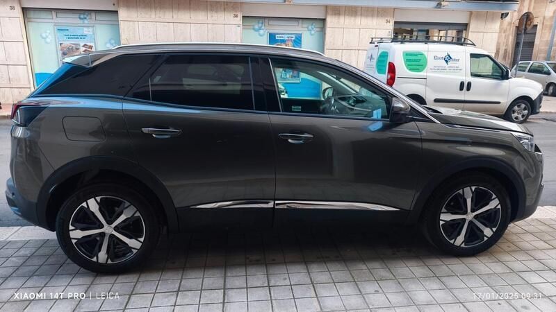 Usata Peugeot 3008 Allure 130 CV (95 kW) 2018 Marrone SUV