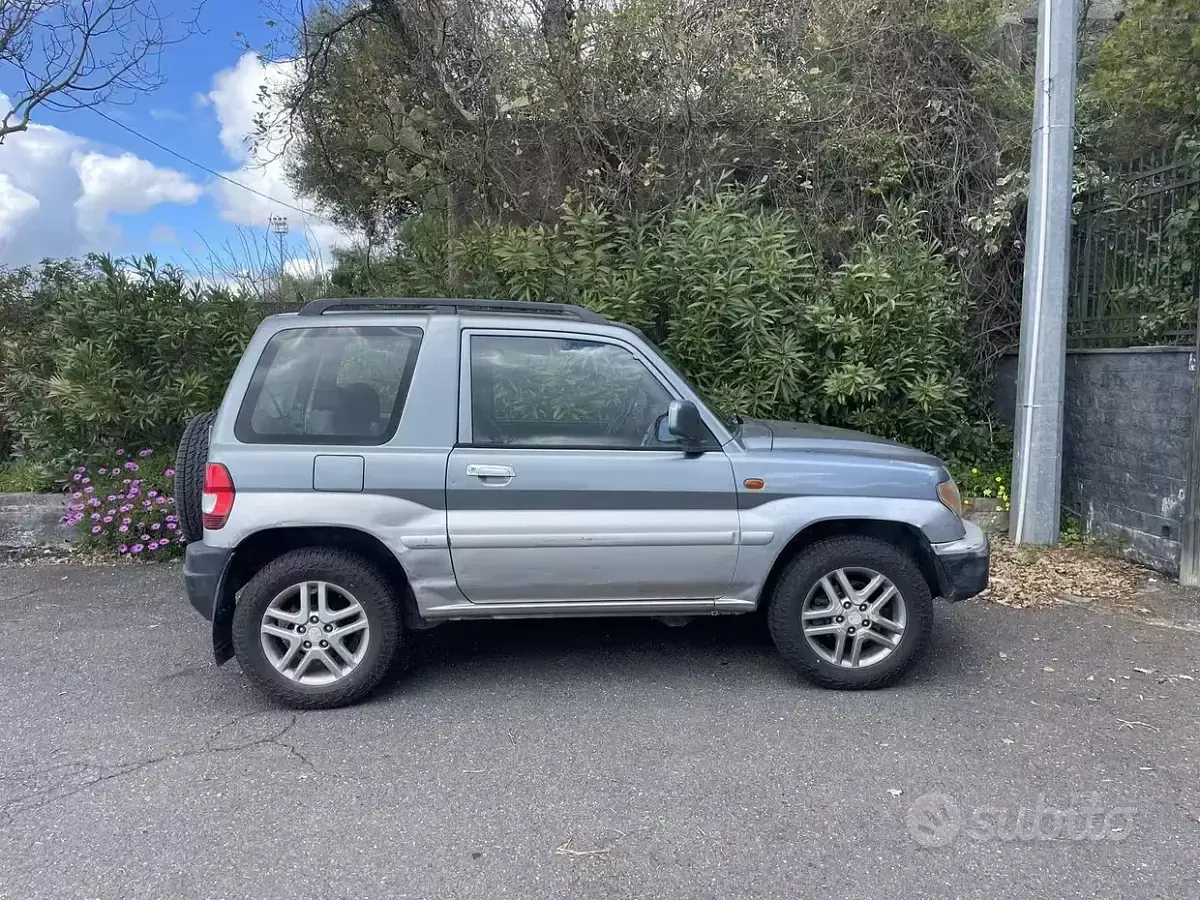Usata Mitsubishi Pajero 129 CV (94 kW) 2003 Grigio SUV