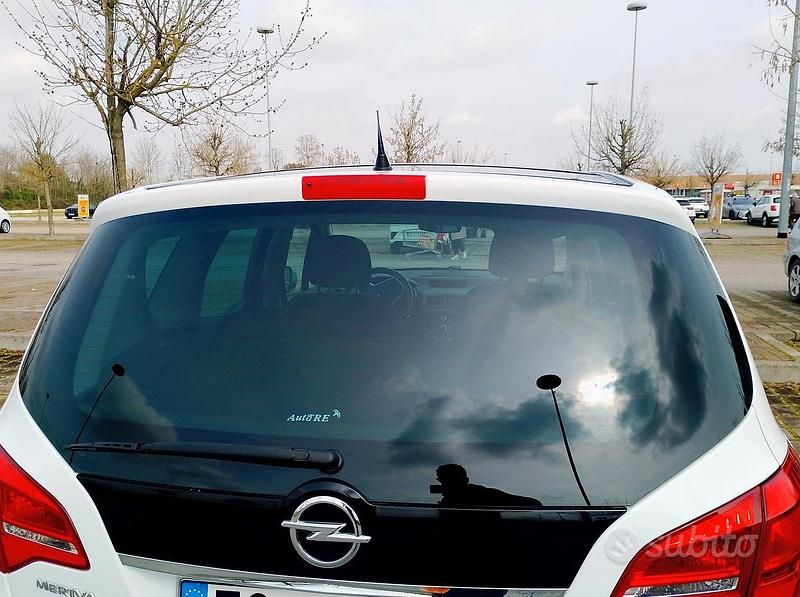 Usata Opel Meriva 2011 Bianco Monovolume