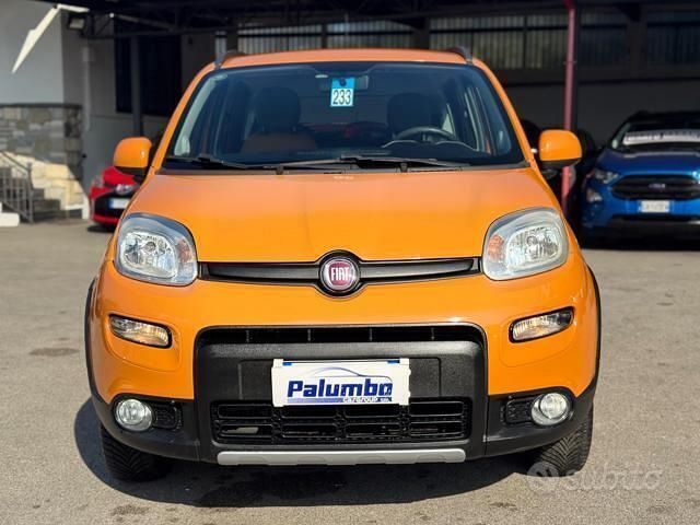 Usata Fiat Panda 4x4 Lounge 75 CV (55 kW) 2012 Arancione Utilitaria