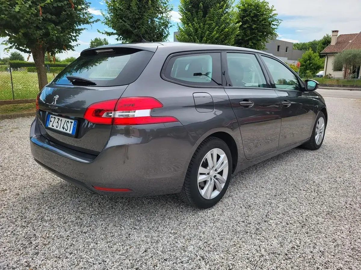Usata Peugeot 308 Business-Line 131 CV (96 kW) 2019 Grigio Station wagon