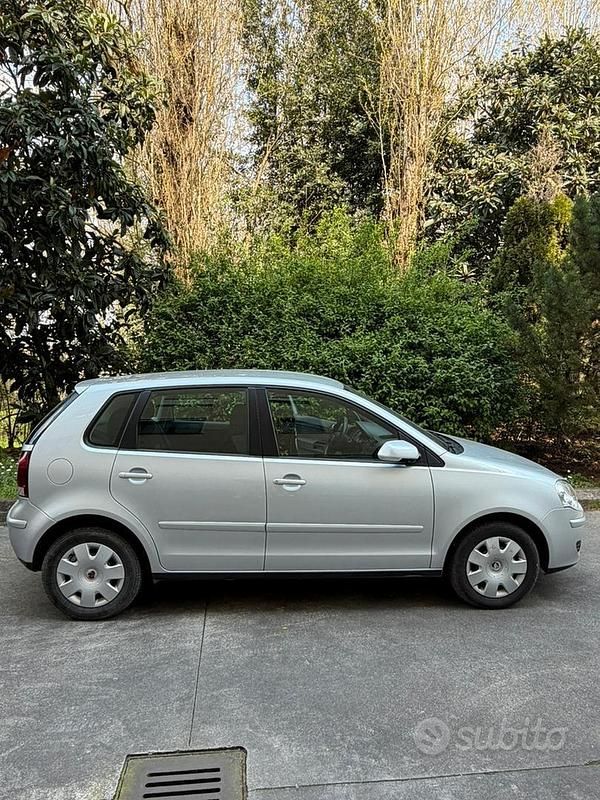 Usata VW Polo 64 CV (47 kW) 2006 Grigio Utilitaria