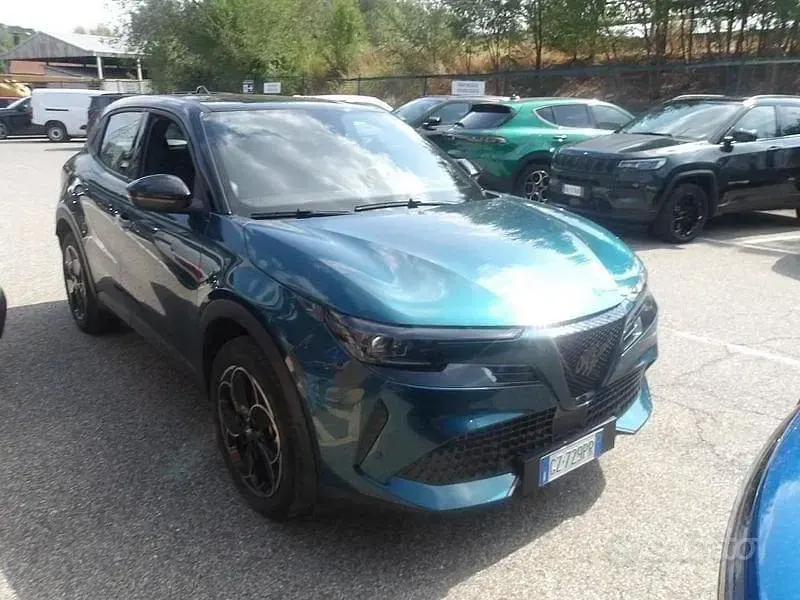 Usata Alfa Romeo Junior 114 kW (156 CV) 2025 Blu/azzurro SUV