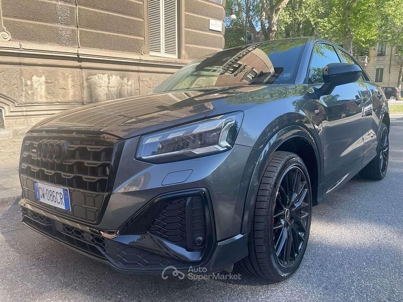 Usata Audi Q2 Ambiente 150 CV (110 kW) 2024 Grigio daytona perlato SUV