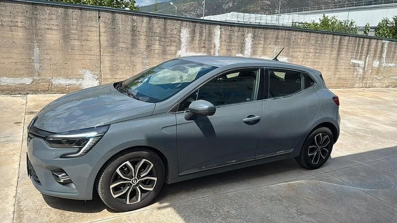 Usata Renault Clio V Zen 100 CV (73 kW) 2021 Grigio Berlina